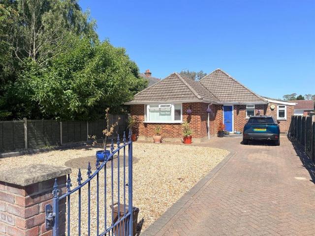 Bungalow for sale in Tricketts Cross, Ferndown