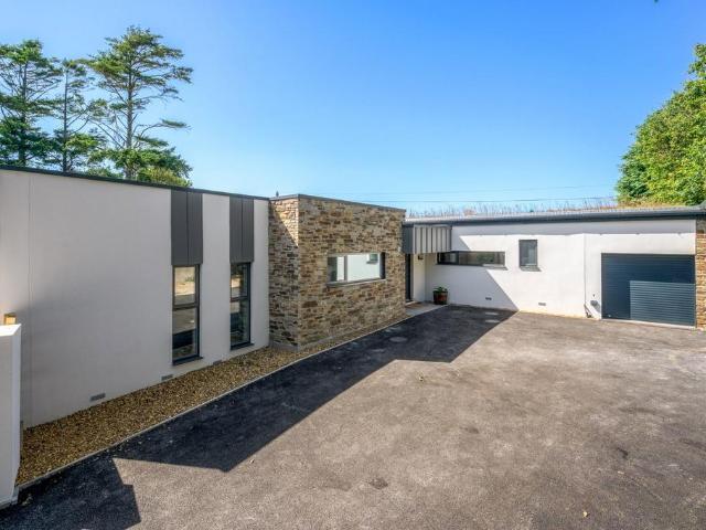 Bungalow for sale in Strode, Devon