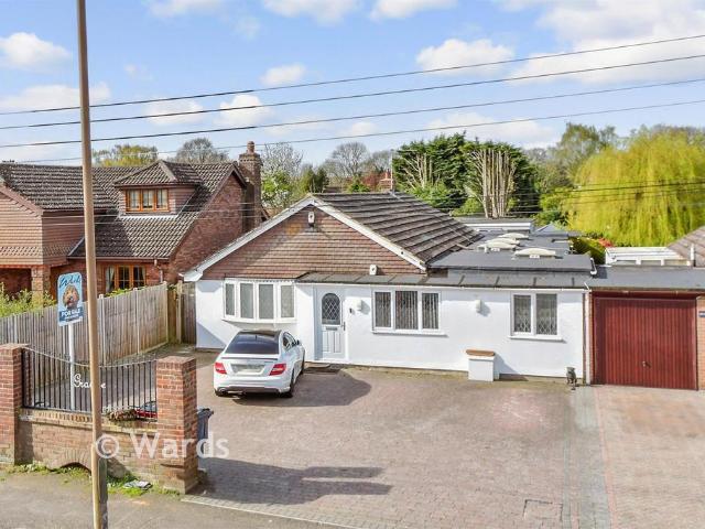 Bungalow for sale in The Butts, Kent