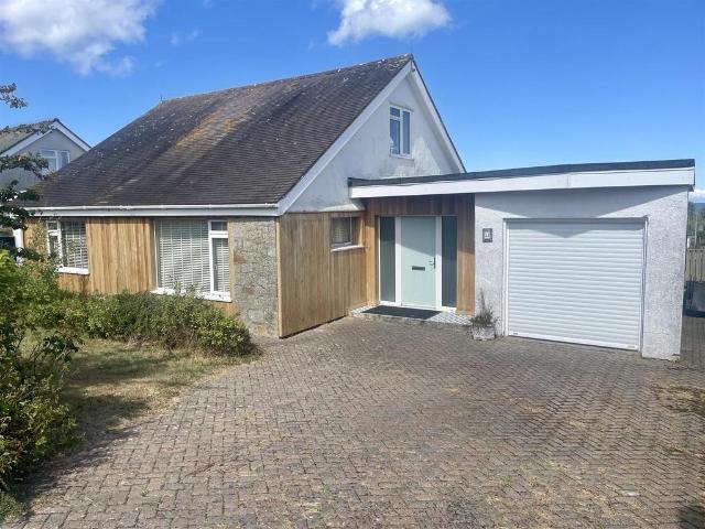 Bungalow for sale in Llanfair-Mathafarn-Eithaf, Benllech
