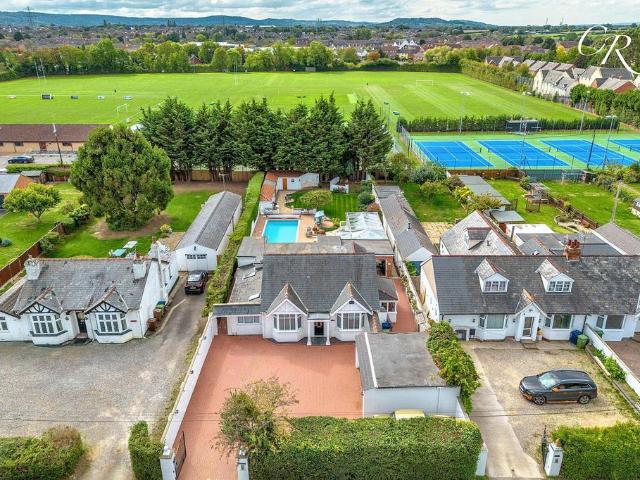 Bungalow for sale in Uckington, Pamington