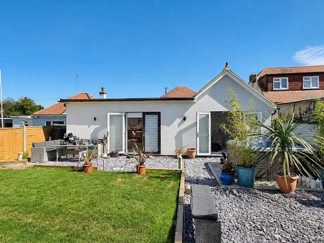 Bungalow for sale in Beltinge, The Bridge