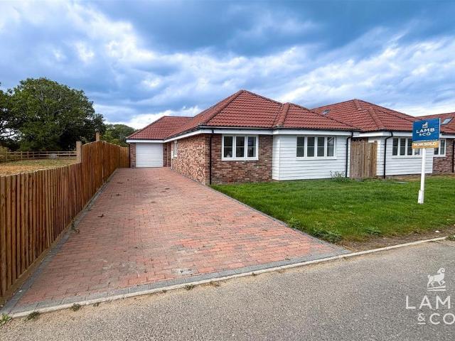 Bungalow for sale in Weeley, Dale Hill
