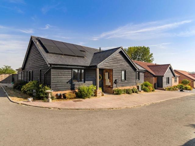 Bungalow for sale in Bedingfield, Suffolk