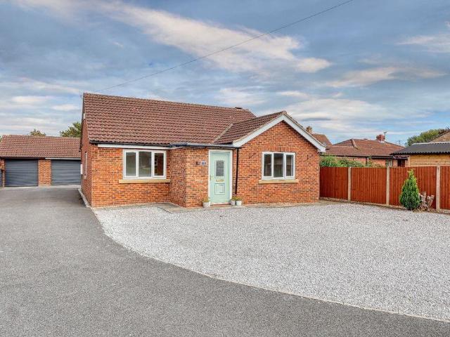 Bungalow for sale in Windsor, Crowle