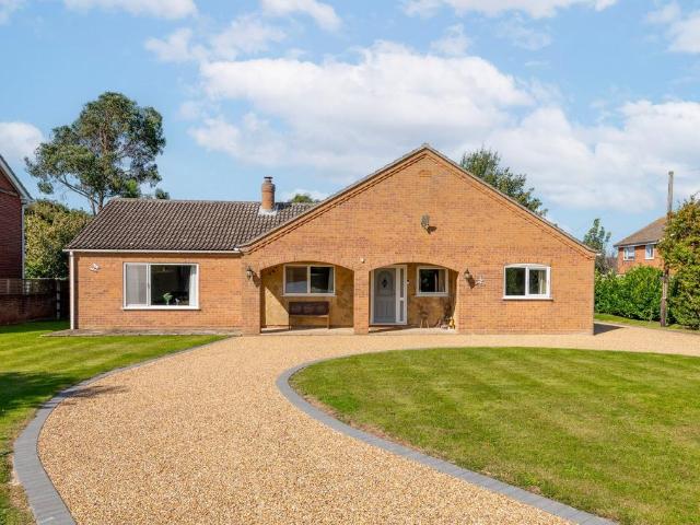 Bungalow for sale in Eastbridge, Suffolk