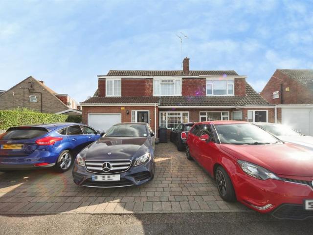 Bungalow for sale in Leagrave, Luton
