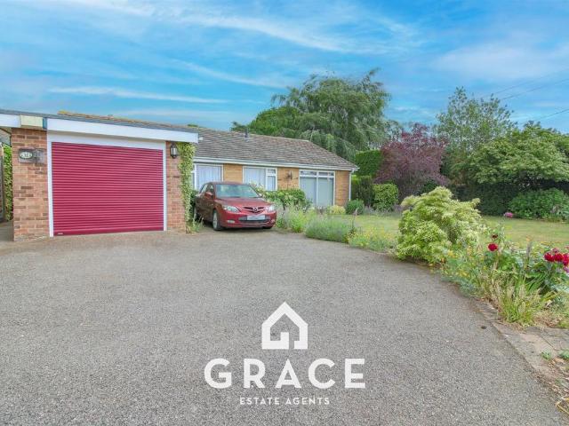 Bungalow for sale in Bentley, Chelmondiston