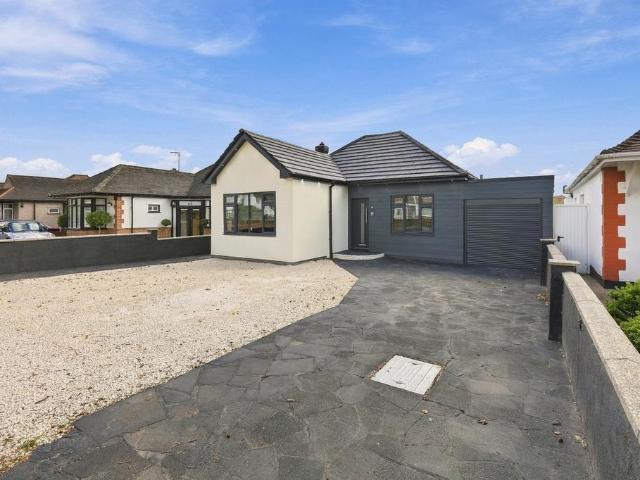 Bungalow for sale in Alton Barnes, Essex