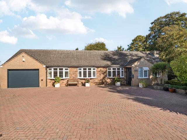Bungalow for sale in Muston, Melton