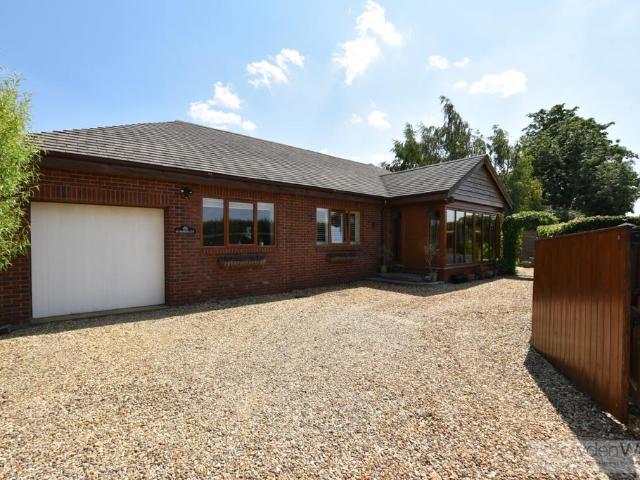 Bungalow for sale in Barholm, Lincolnshire