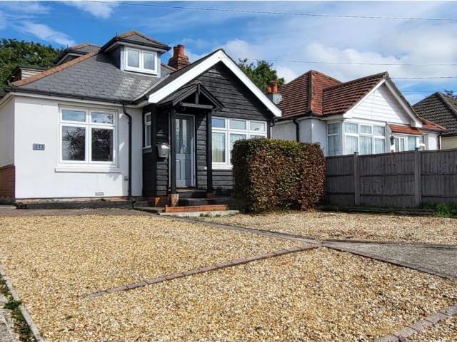 Bungalow for sale in Fair Oak and Horton Heath, Helford