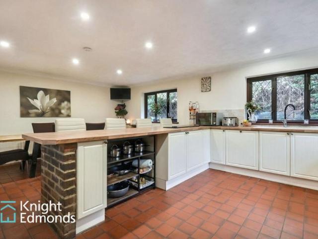 Bungalow for sale in Midway, Kent