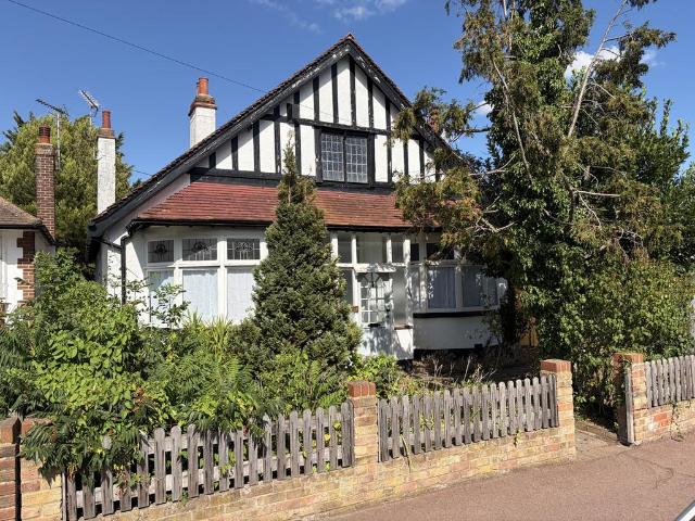 Bungalow for sale in Alton Barnes, Essex