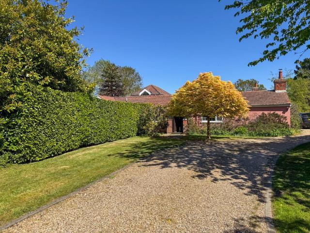 Bungalow for sale in Fordham Heath, Essex