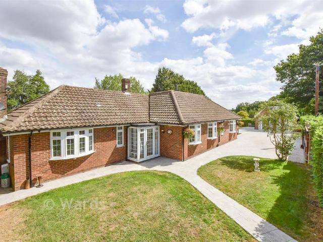 Bungalow for sale in Midway, Kent