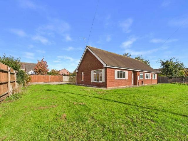 Bungalow for sale in North Kilworth, Harborough