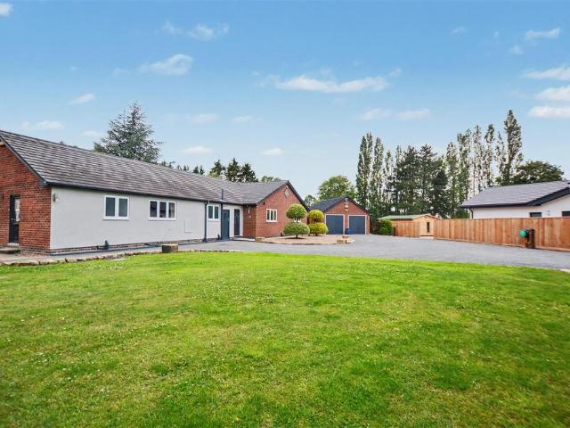 Bungalow for sale in Caldermill, East Midlands