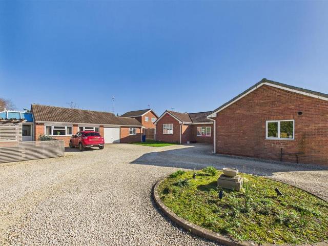 Bungalow for sale in The Heath, Beamhurst