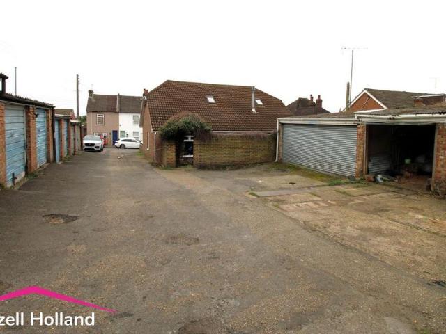 Bungalow for sale in The Butts, Kent