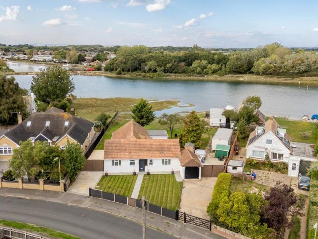 Bungalow for sale in Spring Vale, Hampshire