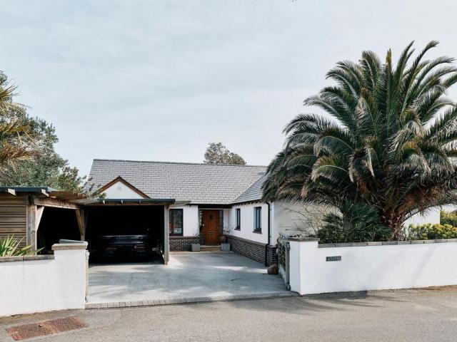 Bungalow for sale