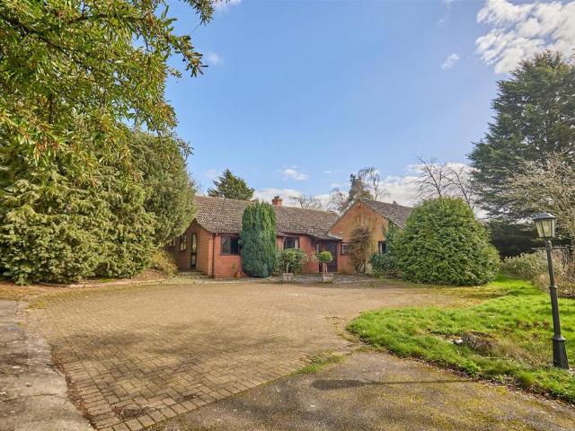 Bungalow for sale in Bedingfield, Suffolk