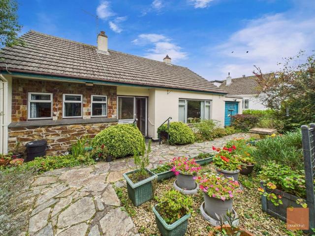 Bungalow for sale in Redannick, Penweathers