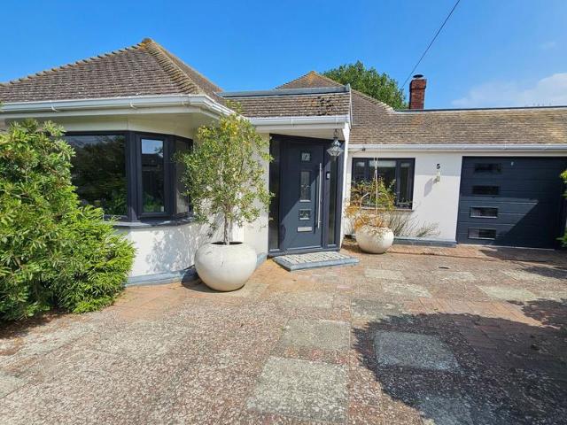 Bungalow for sale in Upton, Acol