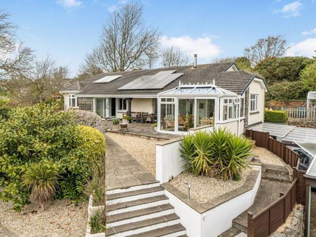 Bungalow for sale in Strode, Devon