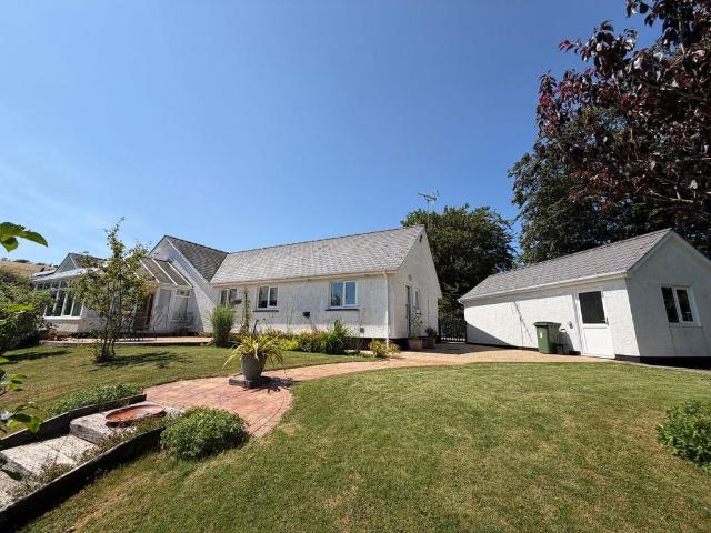 Bungalow for sale in Cribyn, Wales