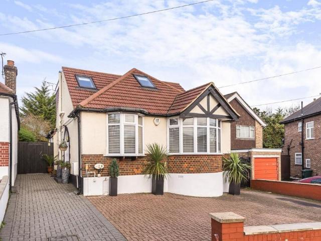 Bungalow for sale in The Hale, Greater London