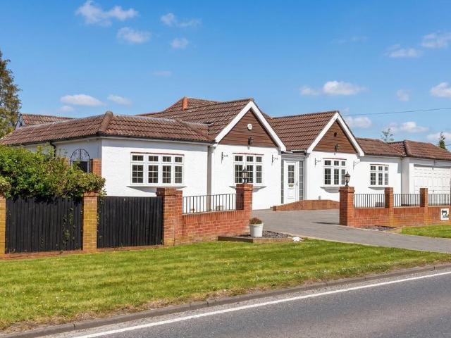 Bungalow for sale in Duton Hill, Essex
