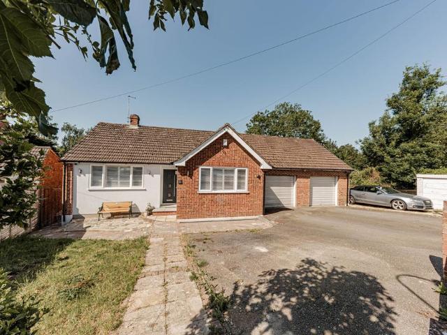 Bungalow for sale in Oad Street, Kent