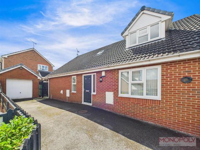 Bungalow for sale in Little Mountain, Wales