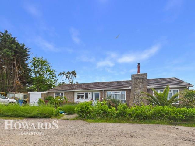Bungalow for sale in Eastbridge, Suffolk