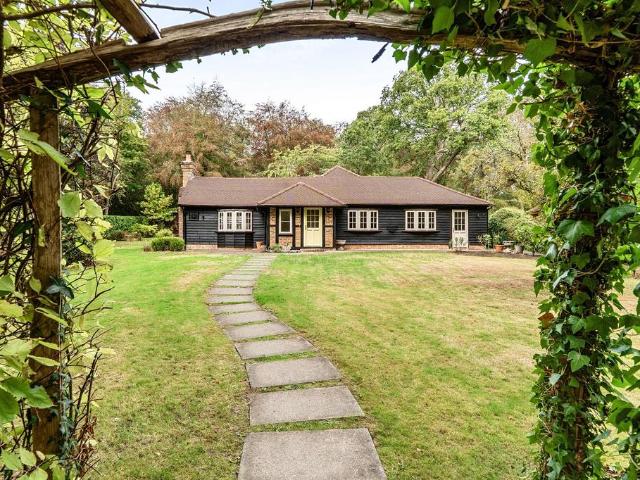 Bungalow for sale in Cold Harbour, Littlecote