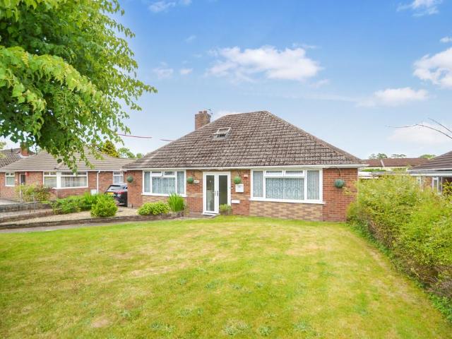 Bungalow for sale in Malinslee, Telford