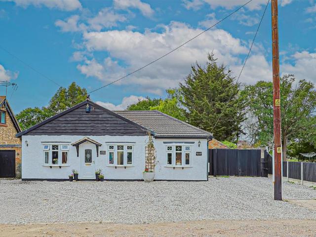 Bungalow for sale in Ashingdon, Barling