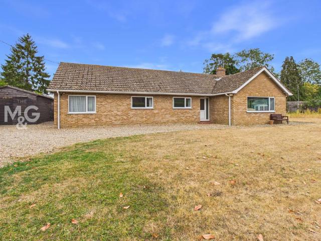 Bungalow for sale in Bedingfield, Suffolk