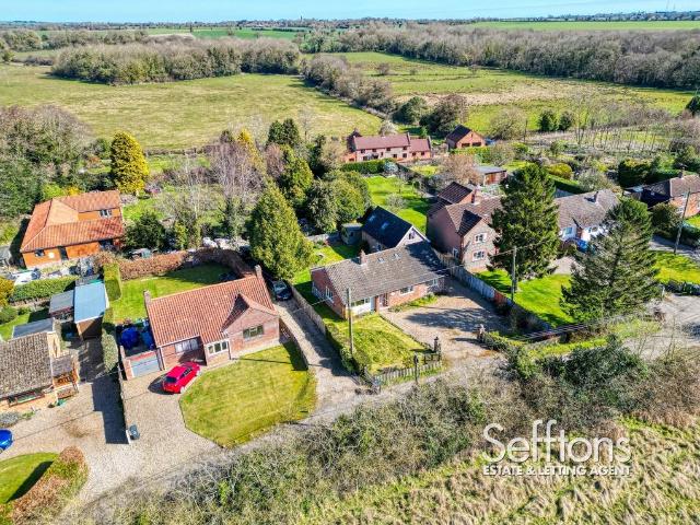 Bungalow for sale in Comers, Norfolk