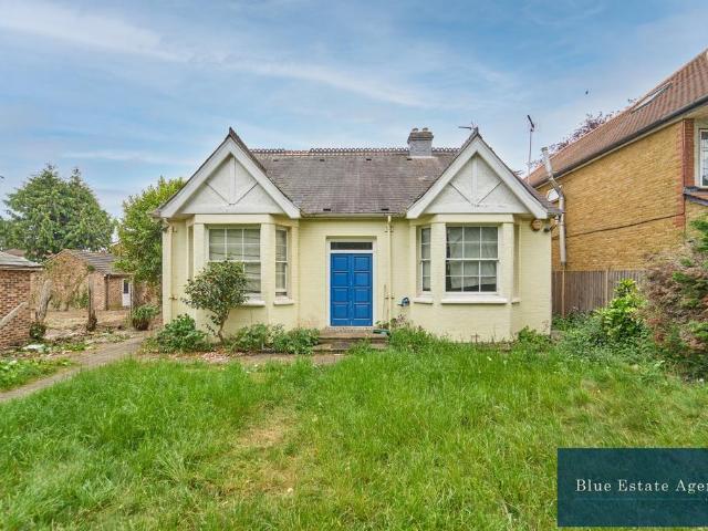 Bungalow for sale in London Borough of Ealing, Greater London