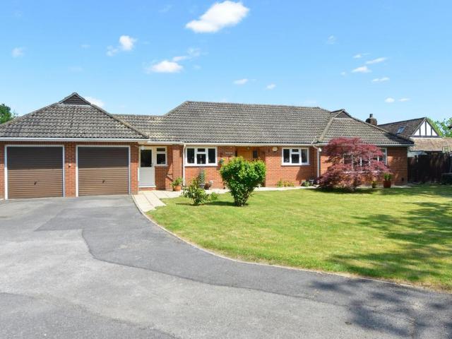 Bungalow for sale in Fole, Surrey
