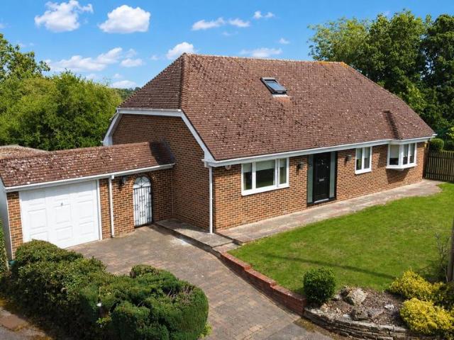Bungalow for sale in Fretherne, Hertfordshire