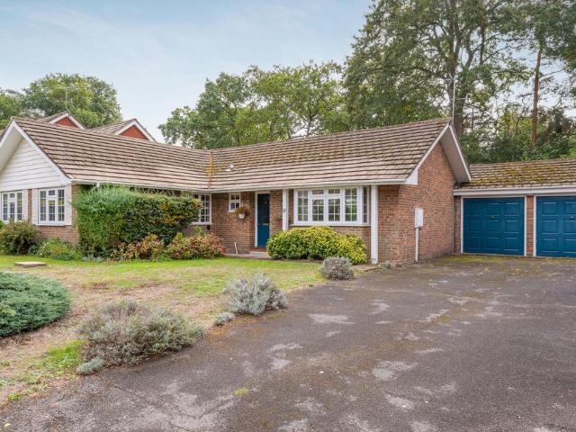 Bungalow for sale in Sunninghill and Ascot, South Ascot