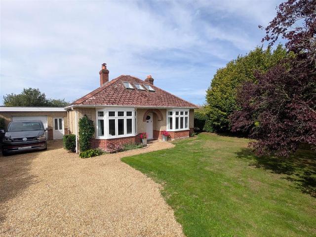 Bungalow for sale in Porton, Wiltshire