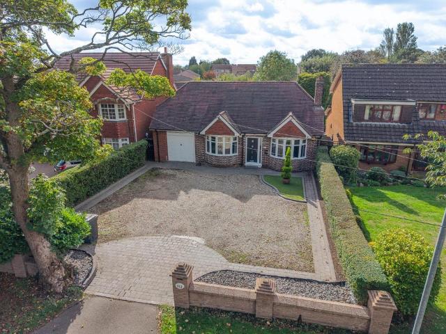Bungalow for sale in Bloxwich, Walsall
