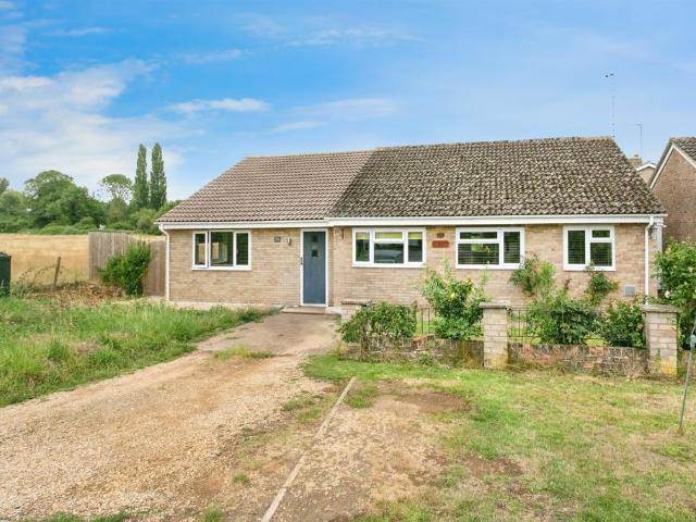 Bungalow for sale in Evershot, Oxfordshire