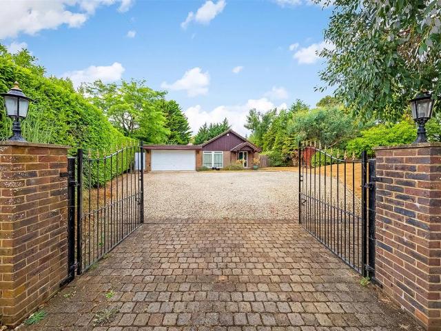 Bungalow for sale in Hillview, Surrey