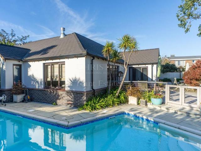 Bungalow for sale
